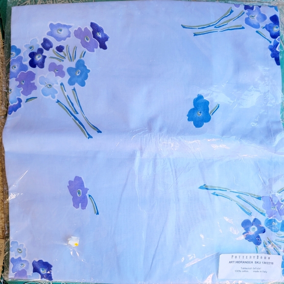 Pottery Barn Art Hydrangea Tablecloth 54" x 54" - New in Package - Picture 3 of 3